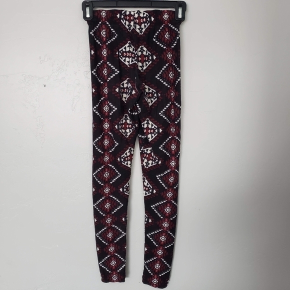 Rue21 Medium Black Red White Pattern Leggings One Size OS Soft Stretchy - Picture 1 of 5